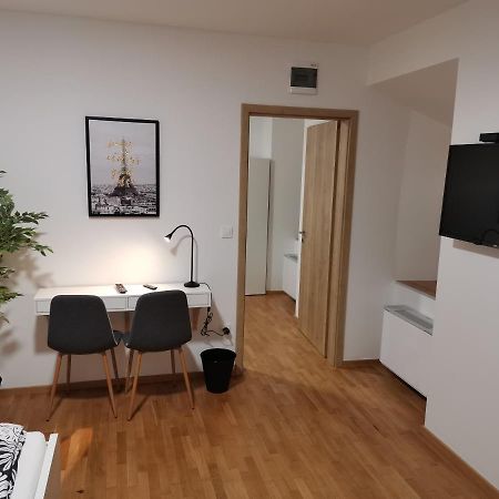 Pubyland Rooms & Apartments Rogatec 外观 照片
