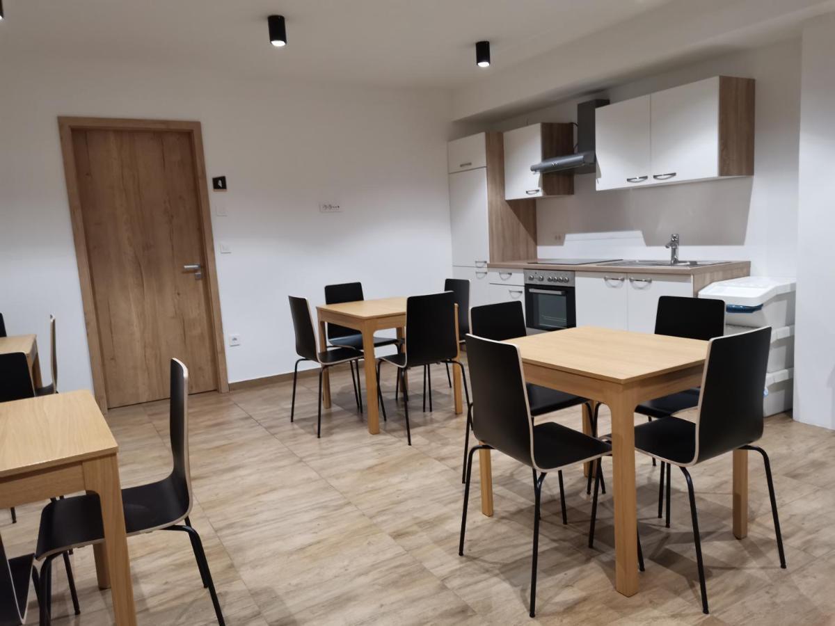 Pubyland Rooms & Apartments Rogatec 外观 照片