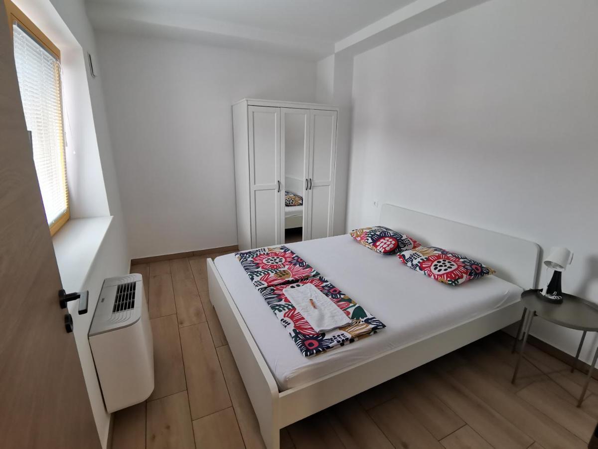 Pubyland Rooms & Apartments Rogatec 外观 照片