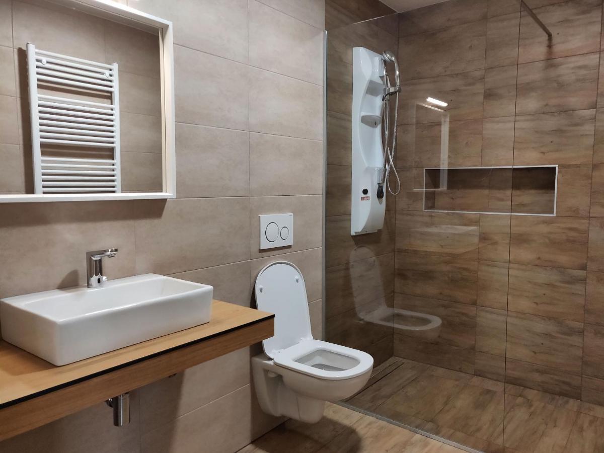 Pubyland Rooms & Apartments Rogatec 外观 照片