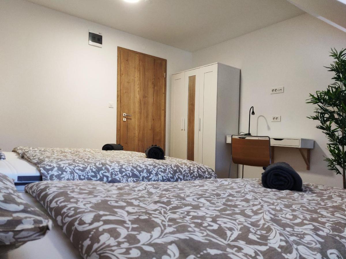Pubyland Rooms & Apartments Rogatec 外观 照片