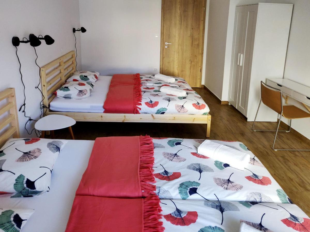 Pubyland Rooms & Apartments Rogatec 外观 照片