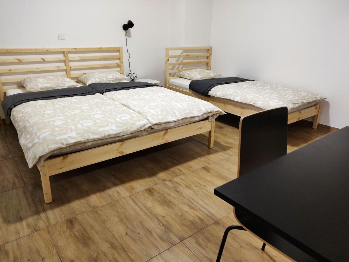 Pubyland Rooms & Apartments Rogatec 外观 照片