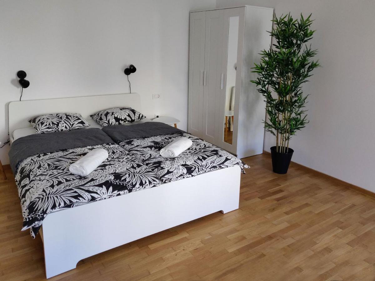 Pubyland Rooms & Apartments Rogatec 外观 照片
