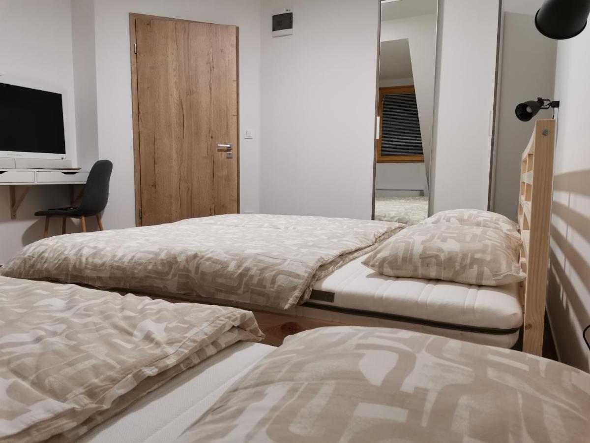 Pubyland Rooms & Apartments Rogatec 外观 照片