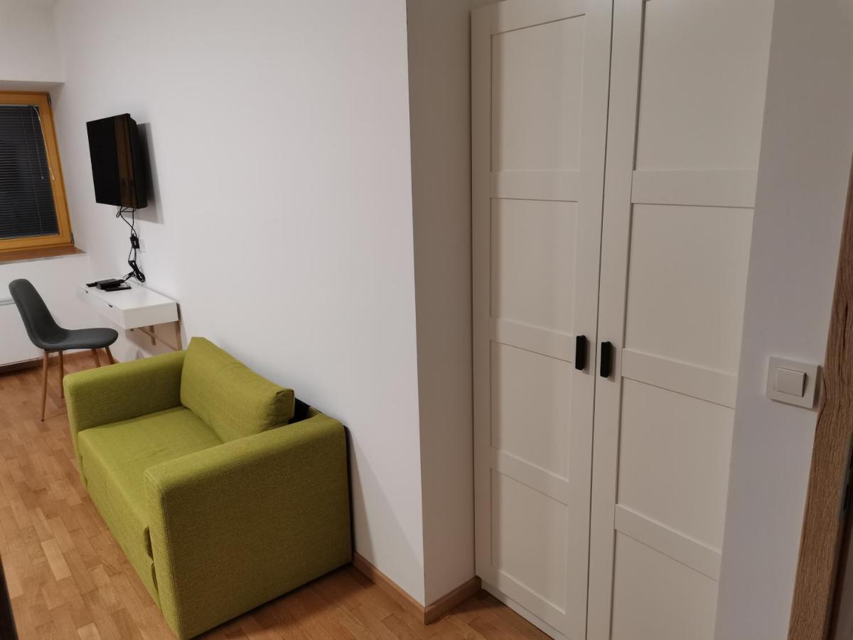 Pubyland Rooms & Apartments Rogatec 外观 照片