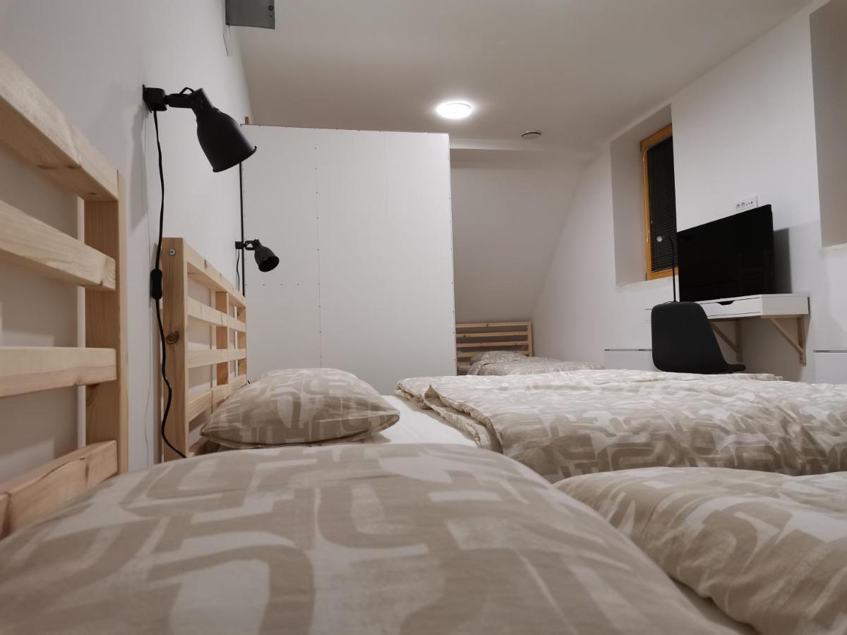 Pubyland Rooms & Apartments Rogatec 外观 照片